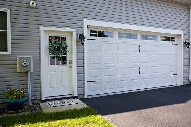 24/7 Emergency Garage Door Panel Replacement experts in Grape Creek, TX